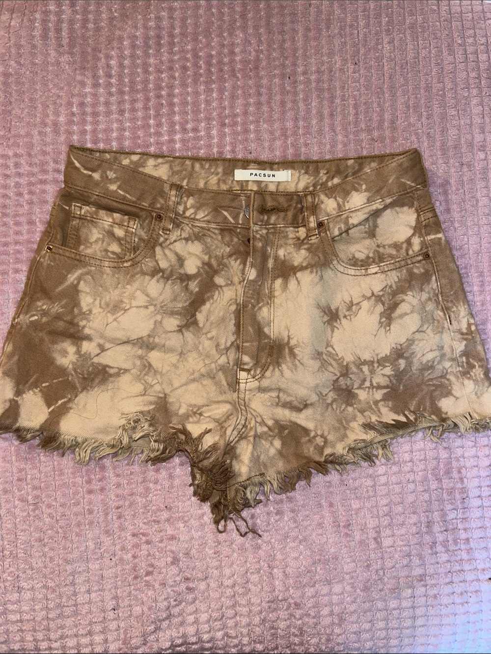 PacSun Tie-Dye Frayed Hem Jean Shorts in Brown and Cream